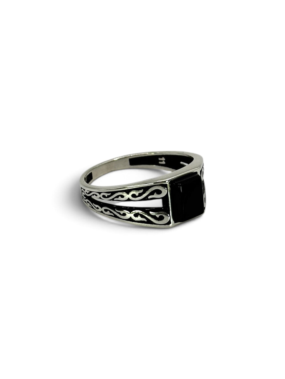 NOIR Herrenring mit Onyx-Optik-Stein und Rankenmuster am geteilten Band, Seitenansicht