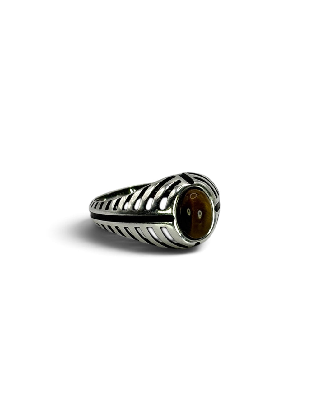 LOUVER Herrenring mit Lamellen-Band und Tigerauge-Optik-Stein, Schrägansicht