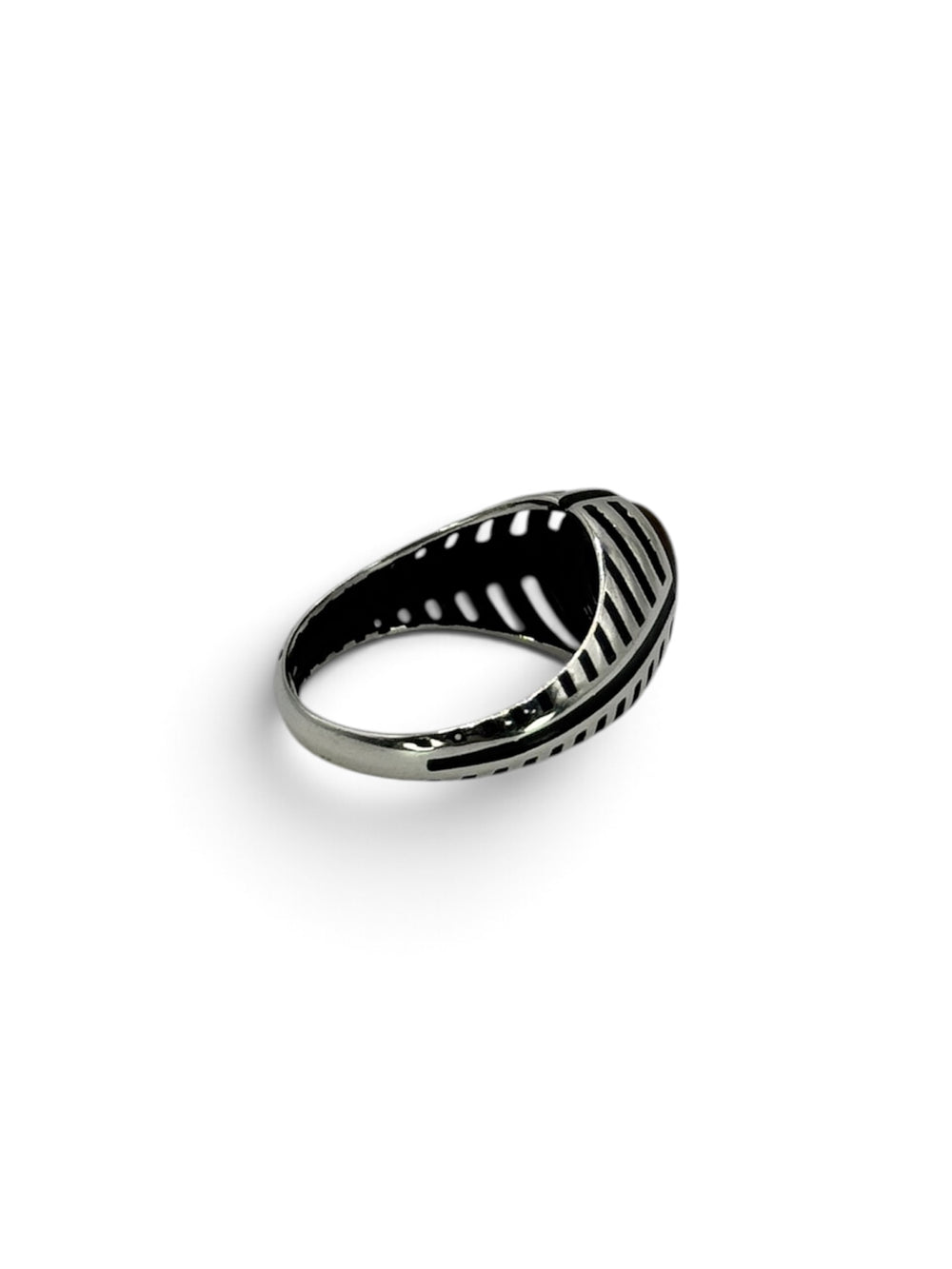 LOUVER Ring aus 925 Silber mit durchbrochenem Lamellen-Band, Innenseite
