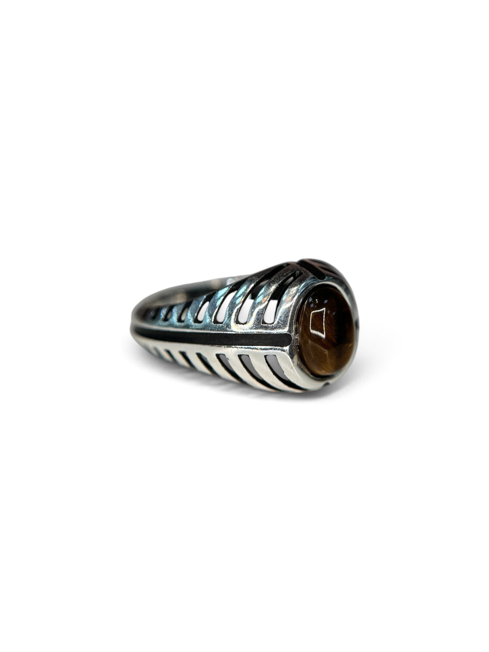 LOUVER Siegelring mit oxidierten Lamellen und Cabochon-Stein, Seitenansicht